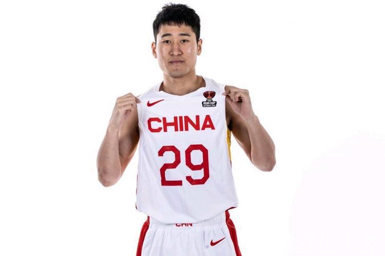 赵维伦姜伟泽领衔 中国男篮短训营16人名单揭晓 赵维伦姜伟泽领衔 中国男篮短训营16人名单揭晓