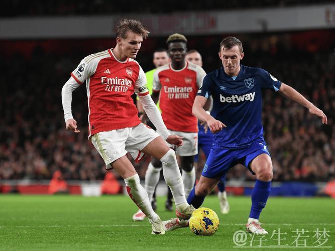 阿森纳1-2不敌伯恩茅斯领先曼城仅剩3分